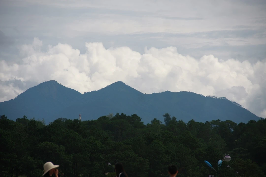kham-pha-bong-da-quoc-te-duoi-cai-nhin-cua-thanh-hung