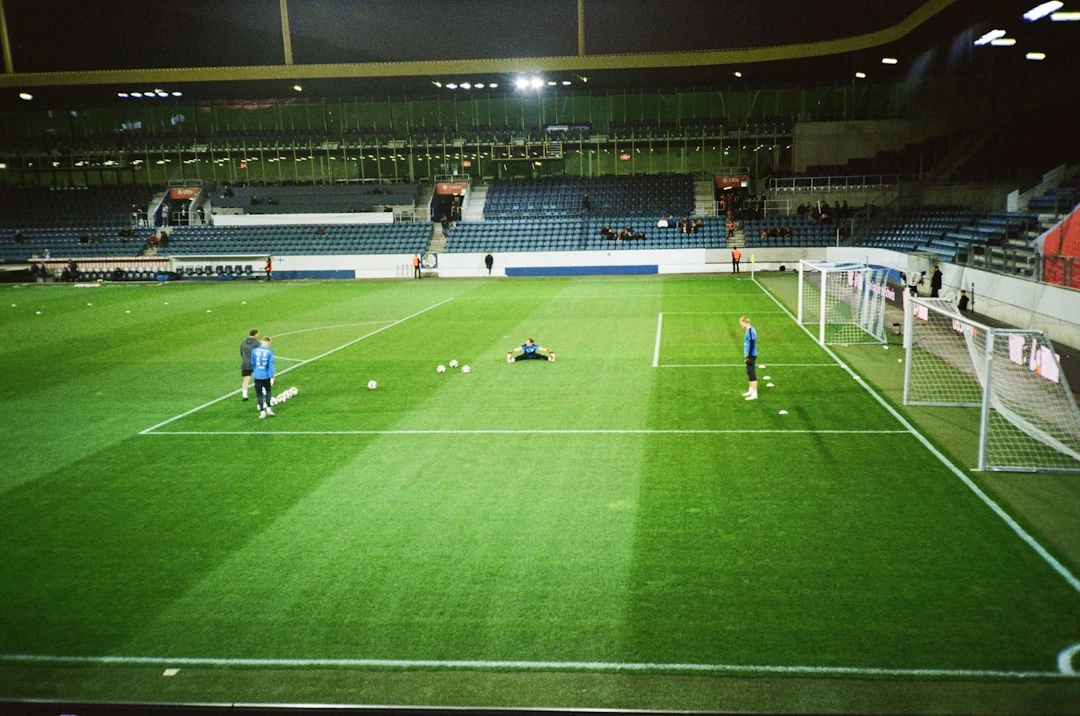 Cầu thủ xuất sắc tháng 8 bóng đá châu Âu