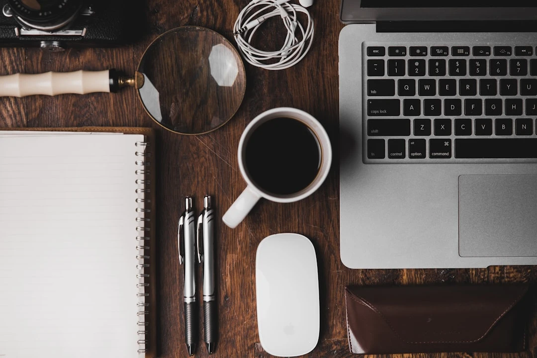 Dani Alves 42 danh hiệu, Xavi 35+ danh hiệu, Iniesta 32+ danh hiệu từ Barcelona và đội tuyển
